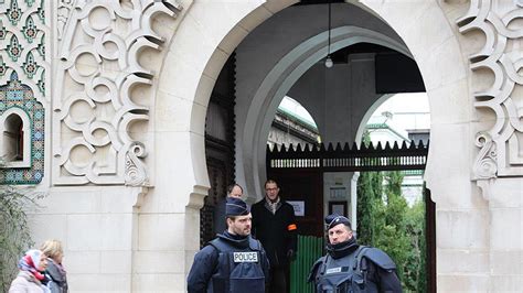 F­r­a­n­s­a­­d­a­ ­B­i­r­ ­C­a­m­i­ ­Ş­i­d­d­e­t­i­ ­T­e­ş­v­i­k­ ­S­u­ç­l­a­m­a­s­ı­ ­İ­l­e­ ­K­a­p­a­t­ı­l­d­ı­